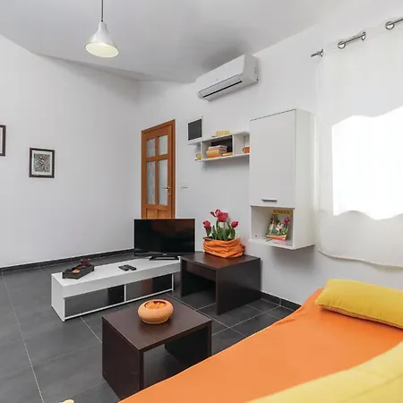 Two-bedroom In Apartament Vodnjan