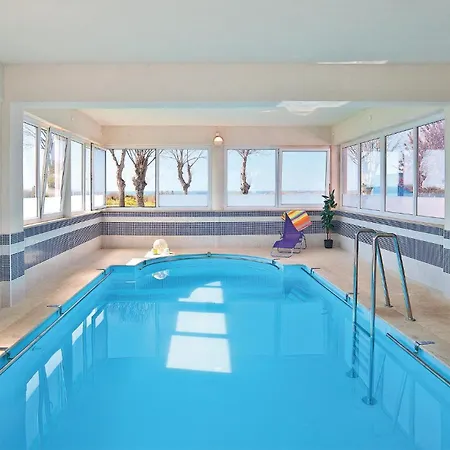 Two-bedroom In 아파트 보드냔